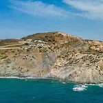 Hotel Psaravolada Milos 3*