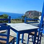 Psaravolada Milos 3* Agia Kiriaki Beach (Milos)