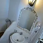 Psaravolada Milos 3* Agia Kiriaki Beach (Milos)