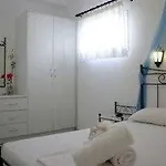 Psaravolada Milos 3* Agia Kiriaki Beach (Milos)
