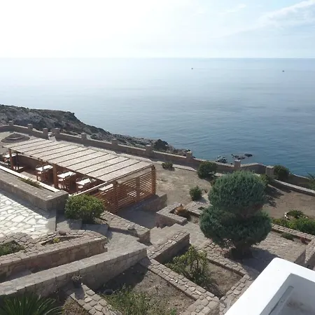Psaravolada Milos 3* Agia Kiriaki Beach (Milos)