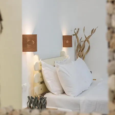 Psaravolada Milos Agia Kiriaki Beach (Milos)