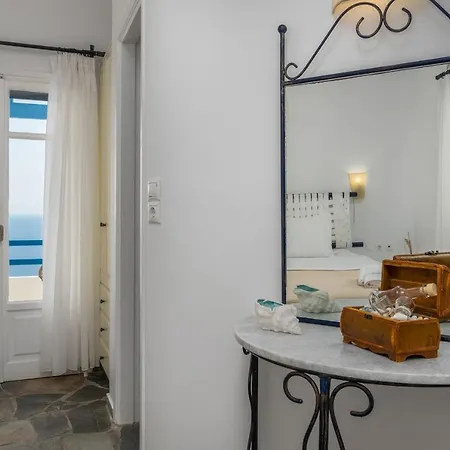 Hotel Psaravolada Milos 3*