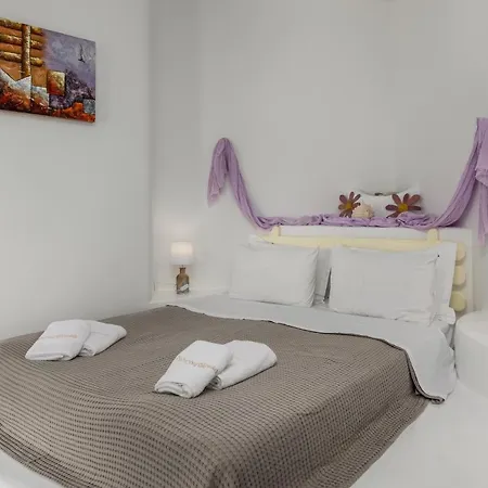 Psaravolada Milos Agia Kiriaki Beach (Milos)