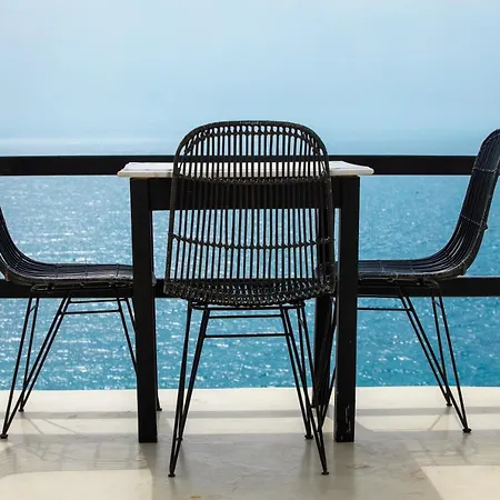 Psaravolada Milos Hotel