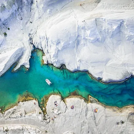 Psaravolada Milos 3*