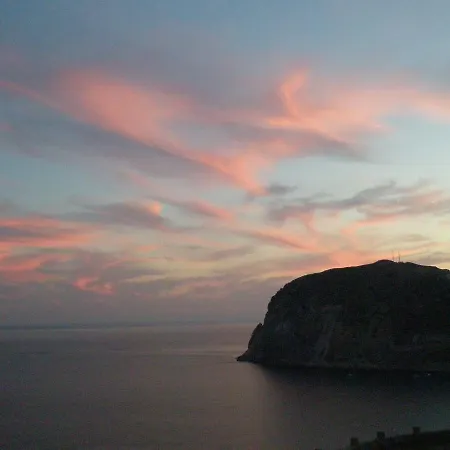 Psaravolada Milos Hotel Agia Kiriaki Beach (Milos)