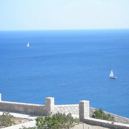 Psaravolada Milos Agia Kiriaki Beach (Milos)
