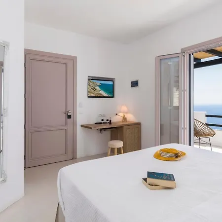 Psaravolada Milos Hotel 3*