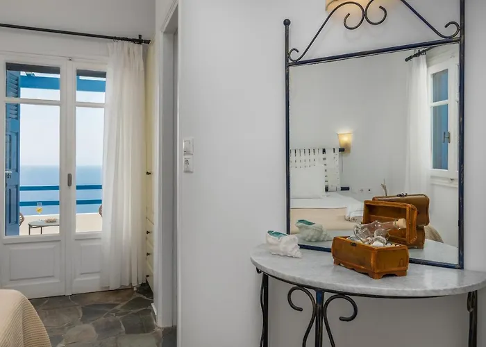 Hotel Psaravolada Milos 3*