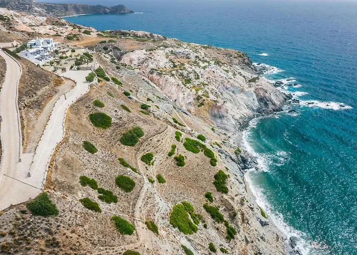 Psaravolada Milos Agia Kiriaki Beach (Milos)