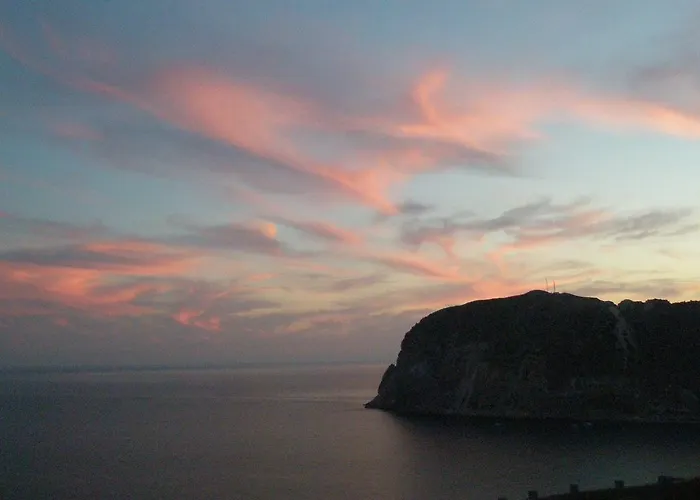 Psaravolada Milos Hotel Agia Kiriaki Beach (Milos)