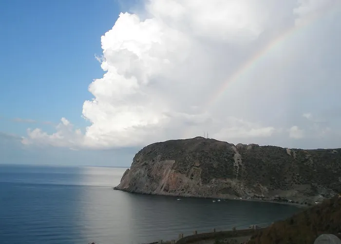 Psaravolada Milos 3* Agia Kiriaki Beach (Milos)