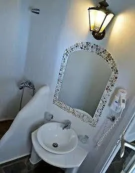 Psaravolada Milos 3* Agia Kiriaki Beach (Milos)