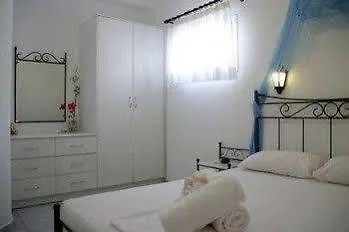 Psaravolada Milos 3* Agia Kiriaki Beach (Milos)