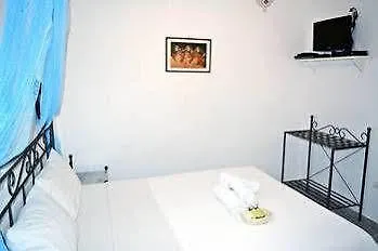 Psaravolada Milos 3* Agia Kiriaki Beach (Milos)