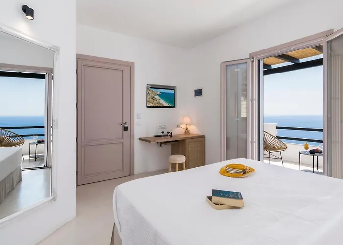Psaravolada Milos Hotel 3*
