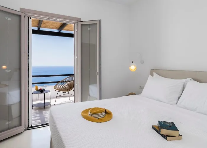 Psaravolada Milos Agia Kiriaki Beach (Milos)